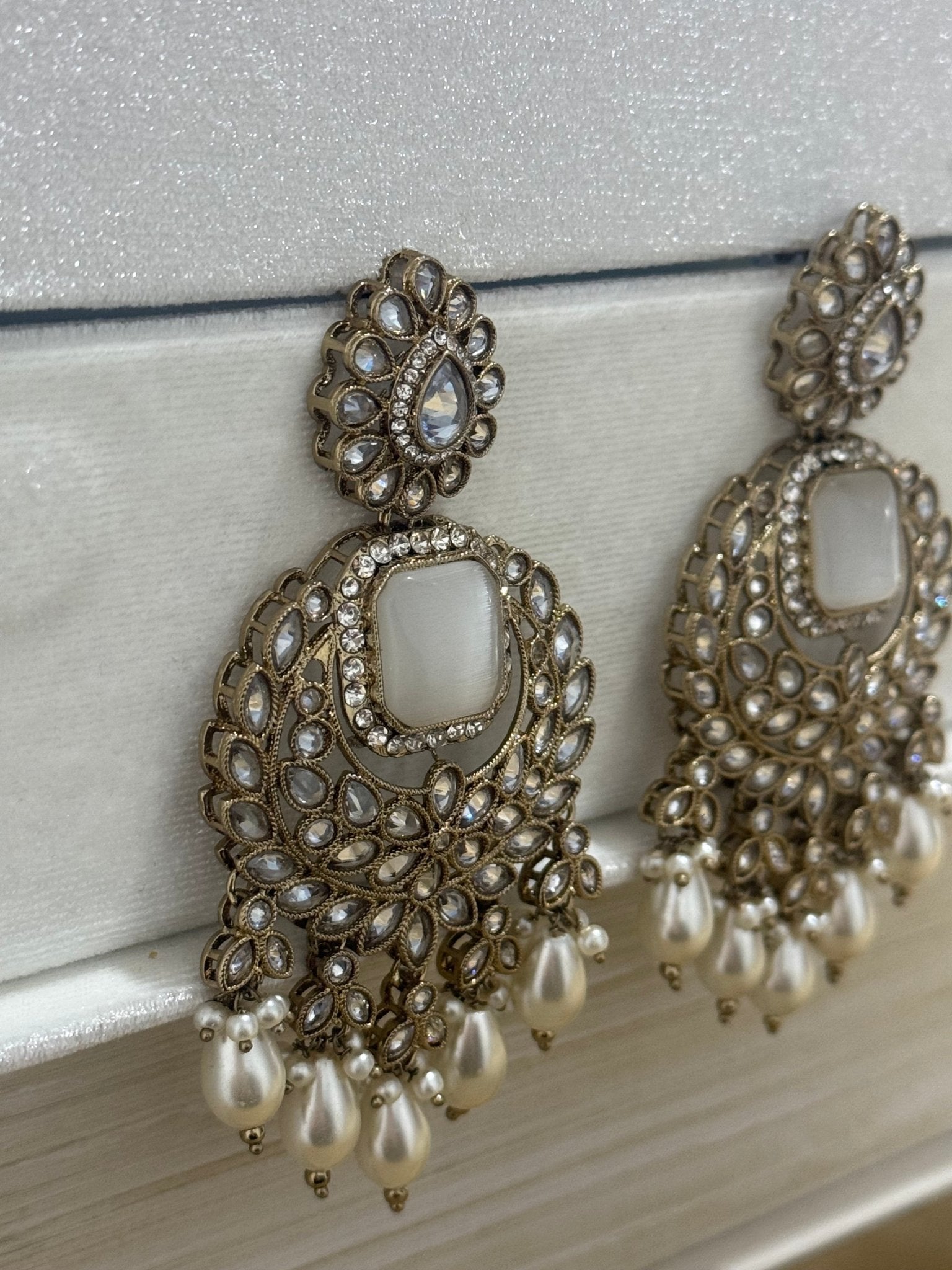 Elegant White Crystal Kundan Pearl Earrings - DWEEP SARA