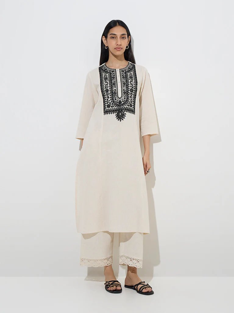 Elegant White Embroidered Kurta - DWEEP SARA