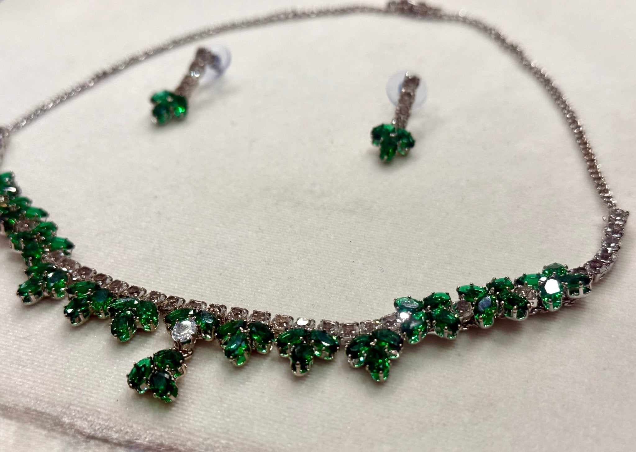 Green AD Stone Crystal Jewelry Set - DWEEP SARA