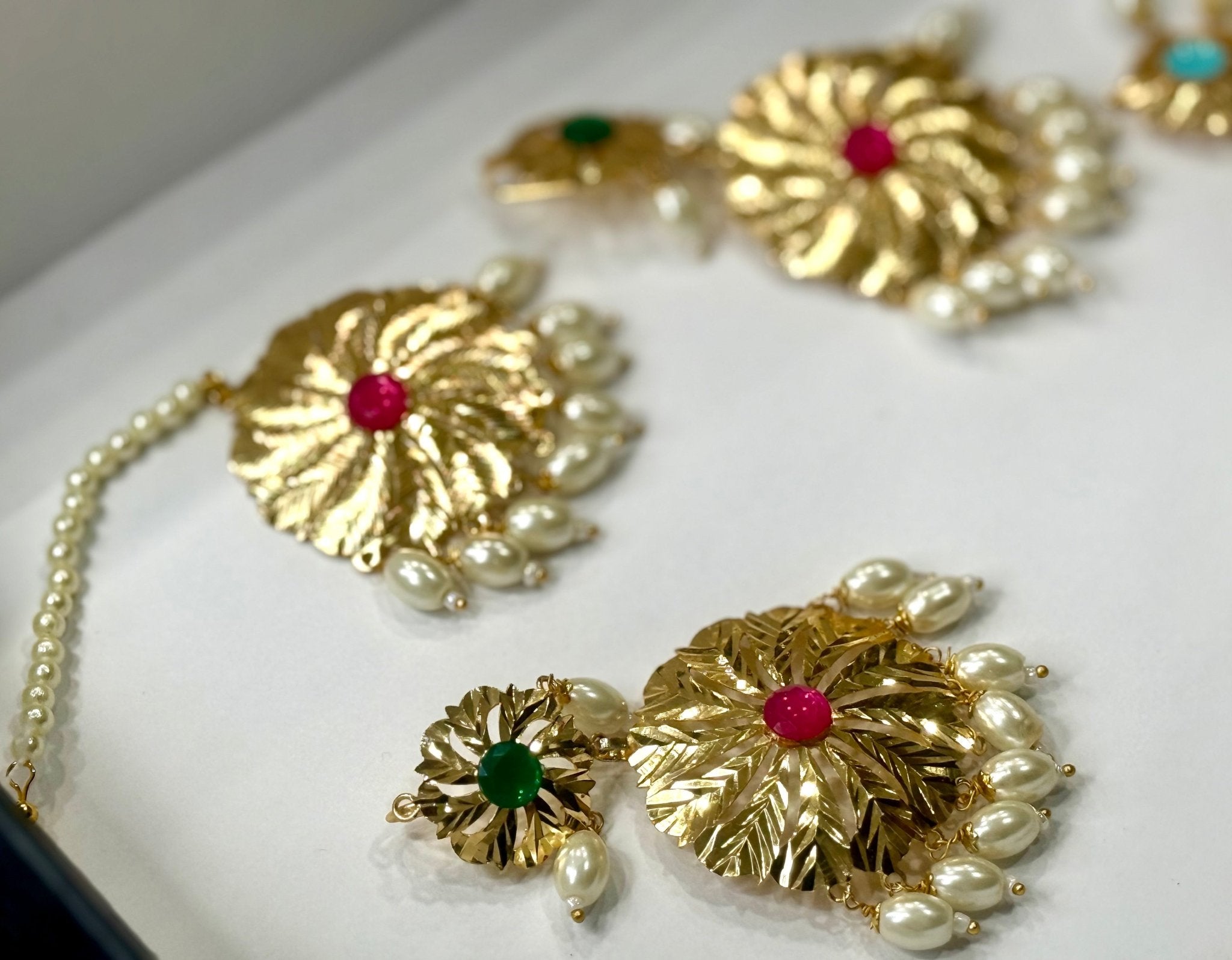 Patra traditional punjabi pipple patti tikka set/indian gold tikka set/jadau tikka set/ jadau set/pearl traditional punjabi jewelry - DWEEP SARA
