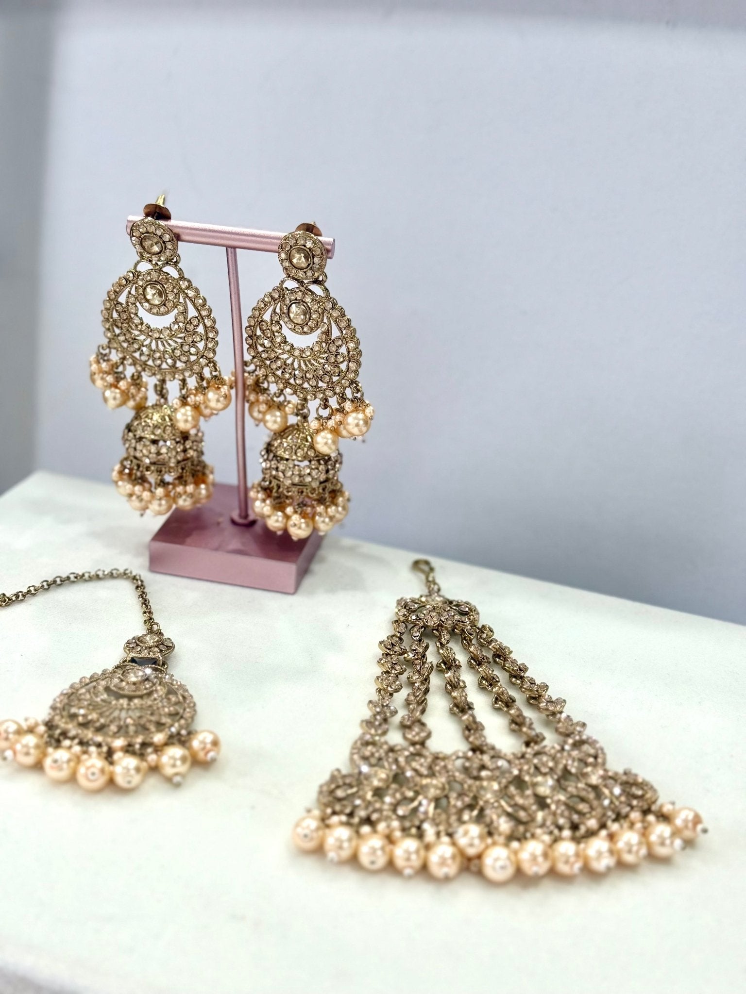 Pearl Gold Kundan Earring Tikka Passa Jewelry Set - DWEEP SARA