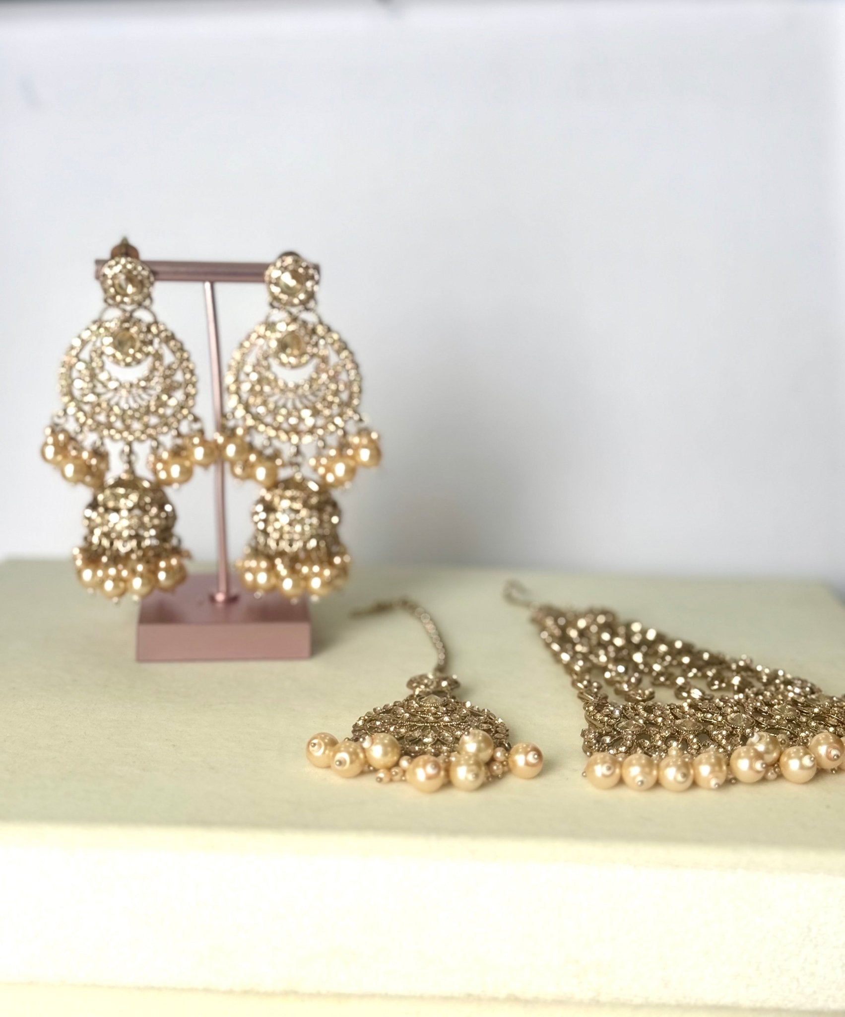 Pearl Gold Kundan Earring Tikka Passa Jewelry Set - DWEEP SARA